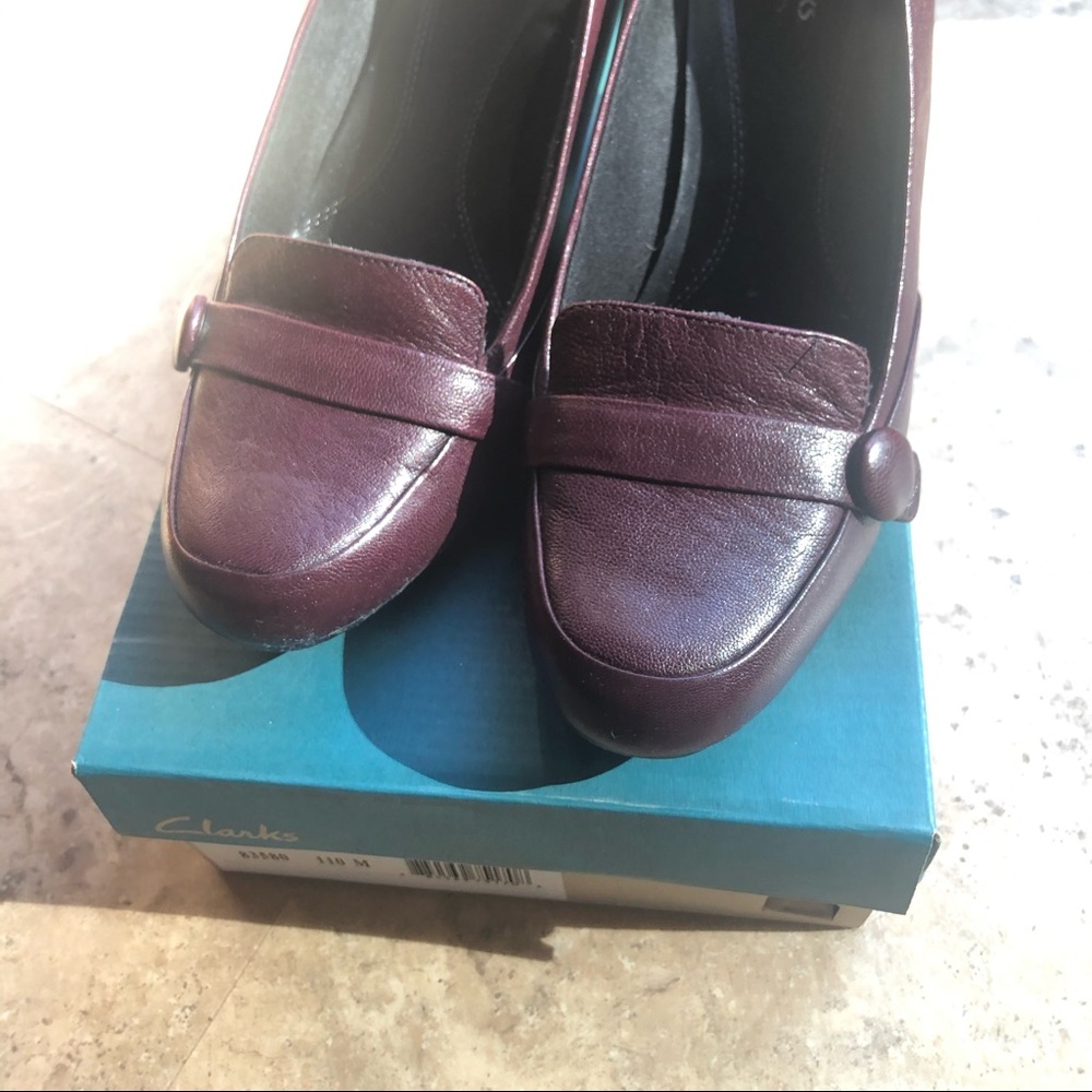 Clarks burgundy pumps size 11